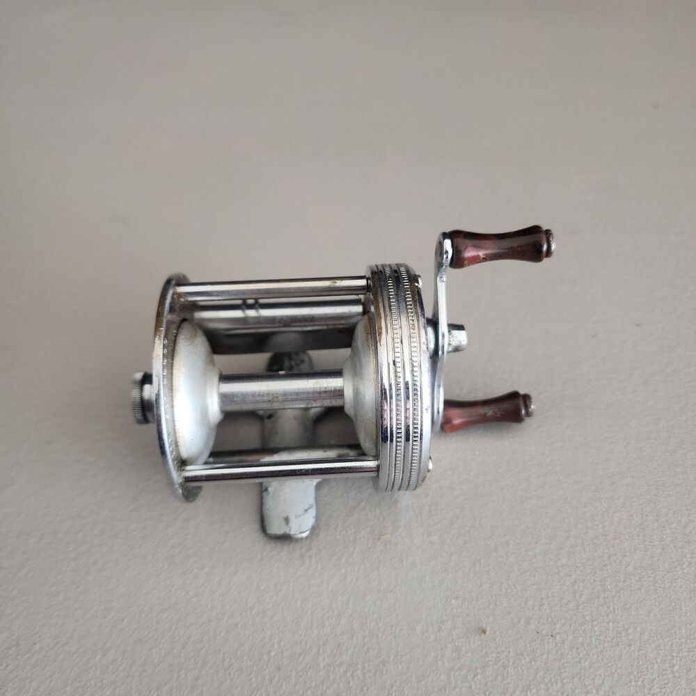 Vintage J. C. Higgins "400" Model 537.28800 Bait Cast Fishing Reel